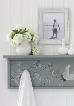 Turn an Old Sign into an Amazing New Shelf!